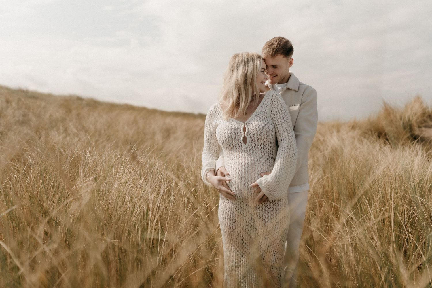 Zwangerschapsshoot op het strand bij Noordwijk